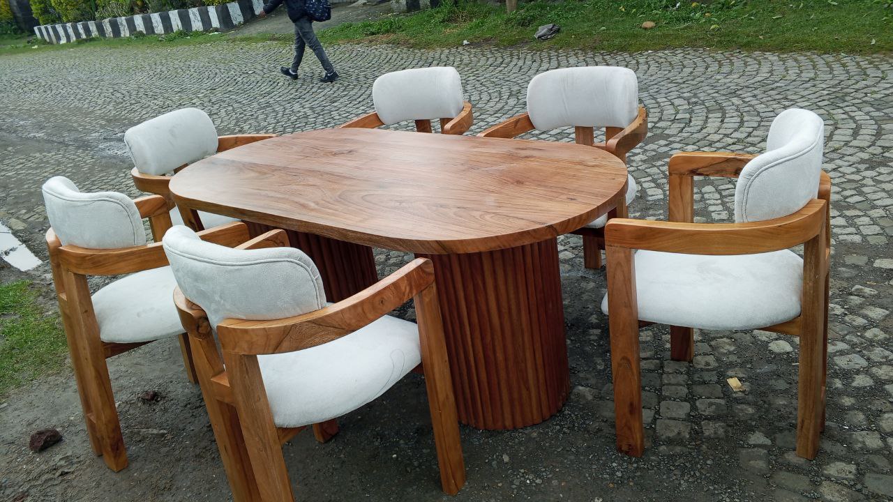 Dining 6