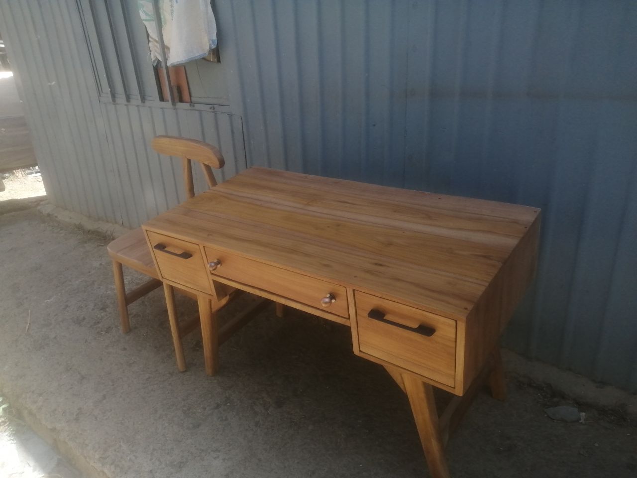Office table