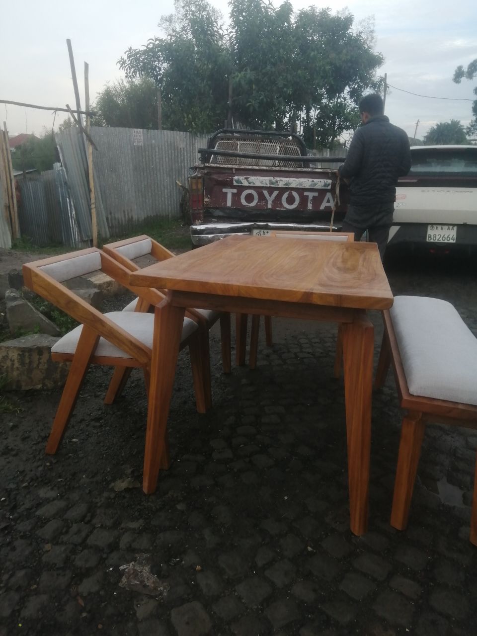Dining 7