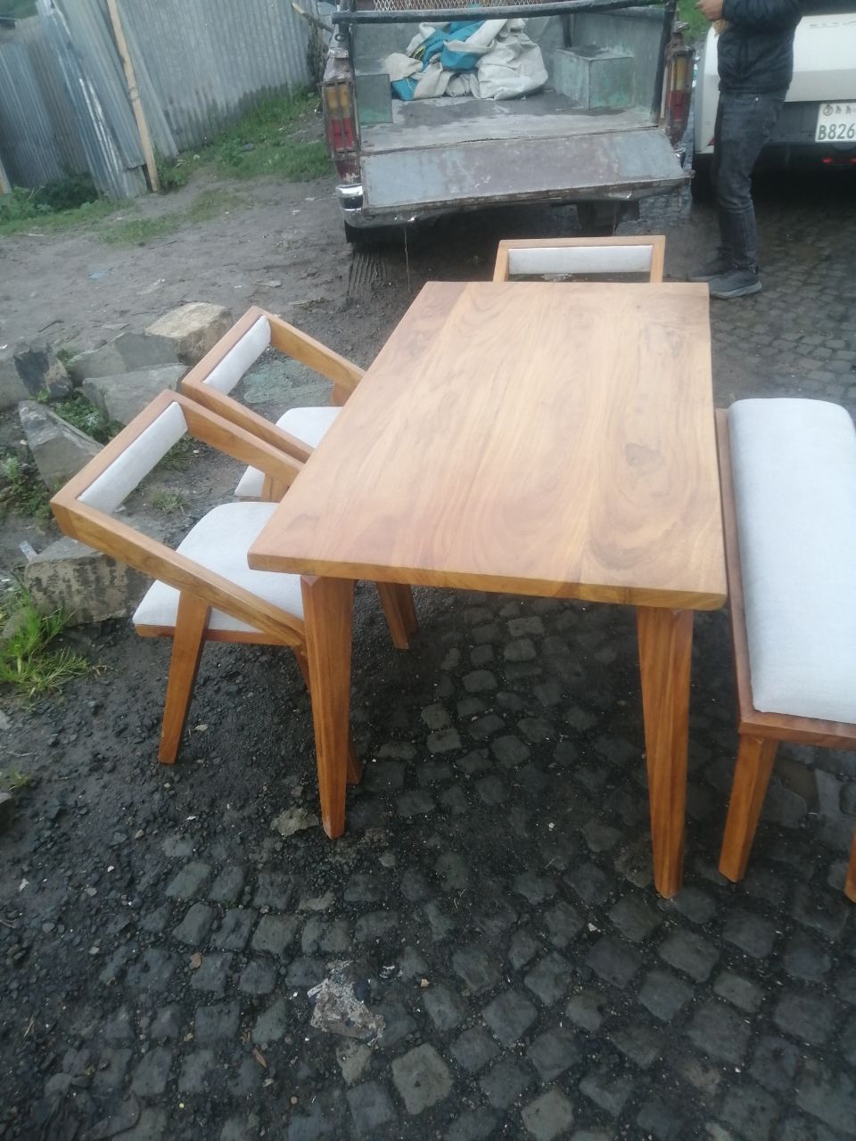 Dining 7