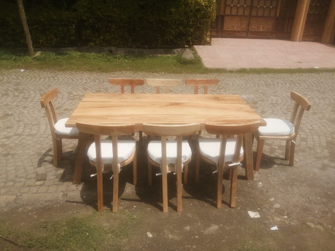 Dining 8